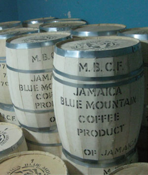 輸出時に樽詰めなのはブルーマウンテンだけ。ほかの豆は麻袋が一般的です。